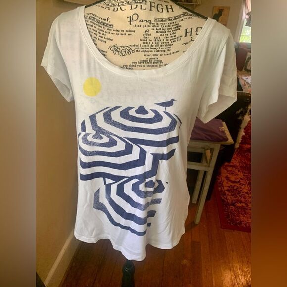 Banana Republic Seaside Cotton Tee - Picture 1 of 4